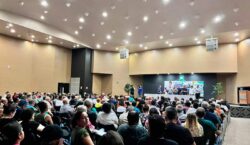 Randolfe anuncia correção de salários de servidores no Amapá com 1ª portaria de revisão