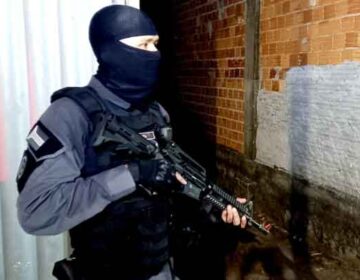 Detento morre em confronto com a PM em ponte controlada por traficantes