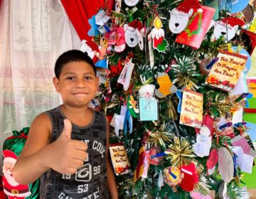 Quase 900 alunos escrevem cartas ao Papai Noel em escola de Macapá