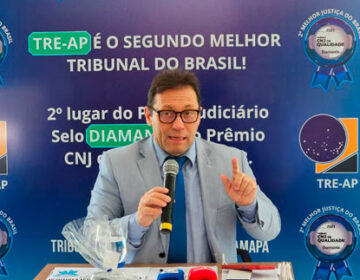 Lages anuncia afastamento do TRE