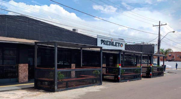 Restaurante badalado é acusado de obstruir rua na região central de Macapá