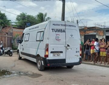 Adolescente invade casa com idosa e crianças e morre em confronto