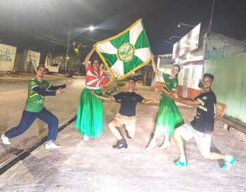 Preparação de mestre-sala e porta-bandeira tem corrida, natação e até luta