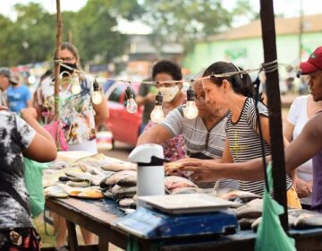 Consumidores denunciam possível fraude em balanças de feira em Santana