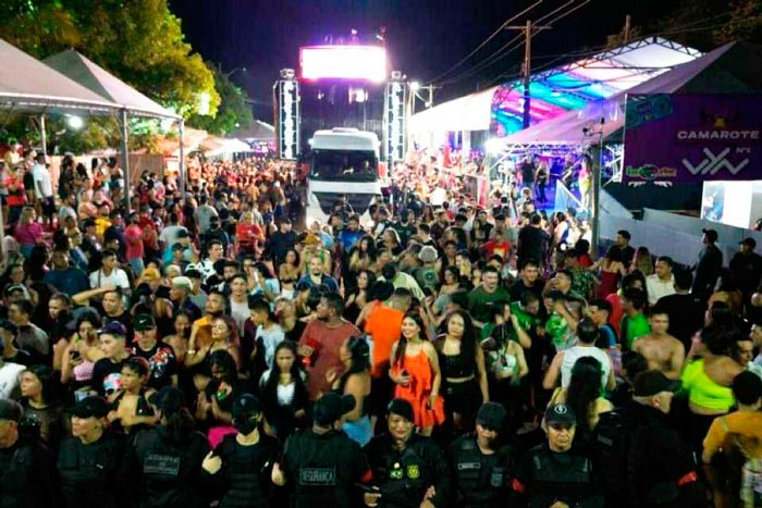 Rapazzola, Império do Povo e Pipoca encerram Carnaval em Santana