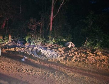 Mulher morta é encontrada amarrada em colchão