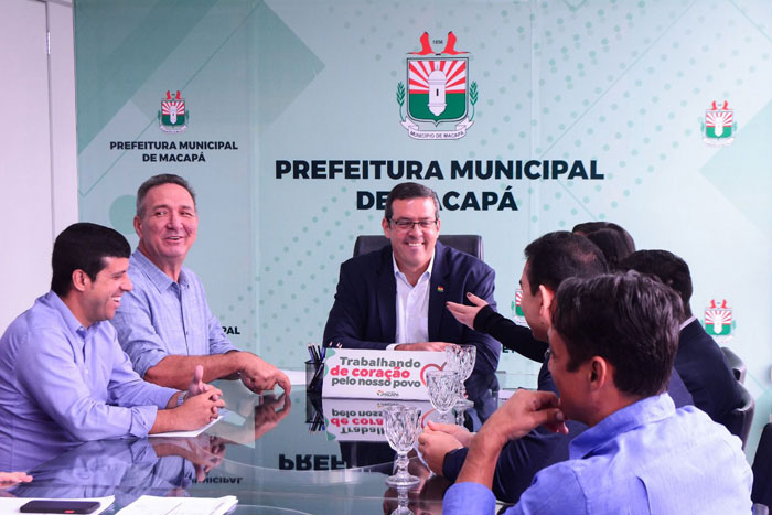 Furlan assina contrato de R$ 42 milhões para obras na zona rural de Macapá