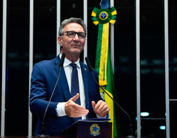 Petrobras pode atuar para conter vazamentos de navios na costa do AP, diz senador
