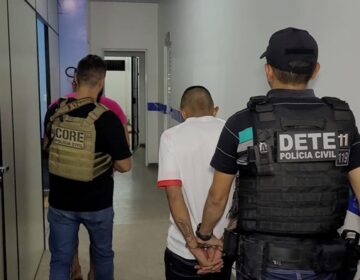 Policiais disfarçados prendem traficante com 4kg de drogas, arma e munição
