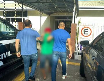 Homem espalhou nudes da ex-esposa em sites de relacionamentos, diz polícia