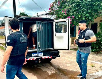 Filho é preso após ameaçar e tentar incendiar a casa da mãe