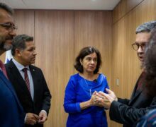 Amapá receberá vacinas contra a dengue e apoio ao TFD, anuncia ministra