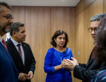 Amapá receberá vacinas contra a dengue e apoio ao TFD, anuncia ministra