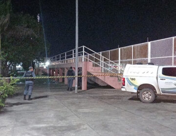 Homem que morava debaixo de arquibancada é assassinado a tiros