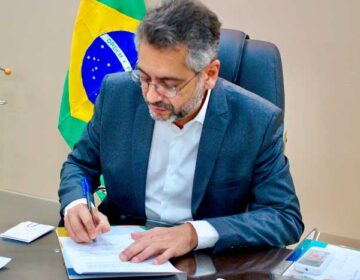 Clécio anuncia mais uma mudança no secretariado