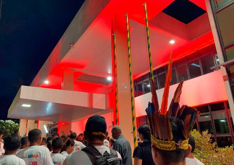 Com população de 11 mil indígenas, AP celebra Abril da Resistência com luzes vermelhas