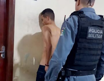 Em liberdade condicional, detento é preso após socorrer mulher esfaqueada