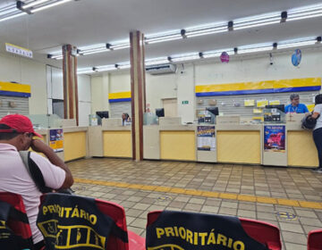 Direção dos Correios diz que corrigiu lentidão no atendimento