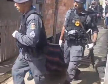 Homem que assassinou o irmão morre em tiroteio com a PM