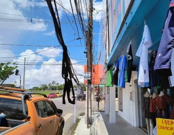 Cabos causam poluição visual e risco de acidentes no Centro de Macapá
