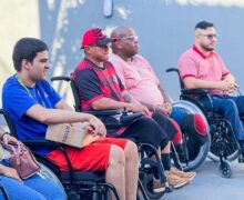 Igreja doa 360 cadeiras de rodas a pacientes paraplégicos