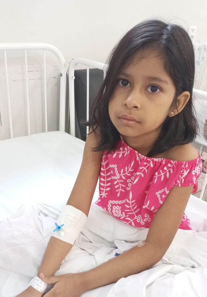 Família luta para salvar menina de 9 anos com infecção renal grave