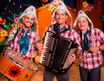 Banda ‘Fulô de Mandacaru’ se apresenta no palco do Arraiá do Povo