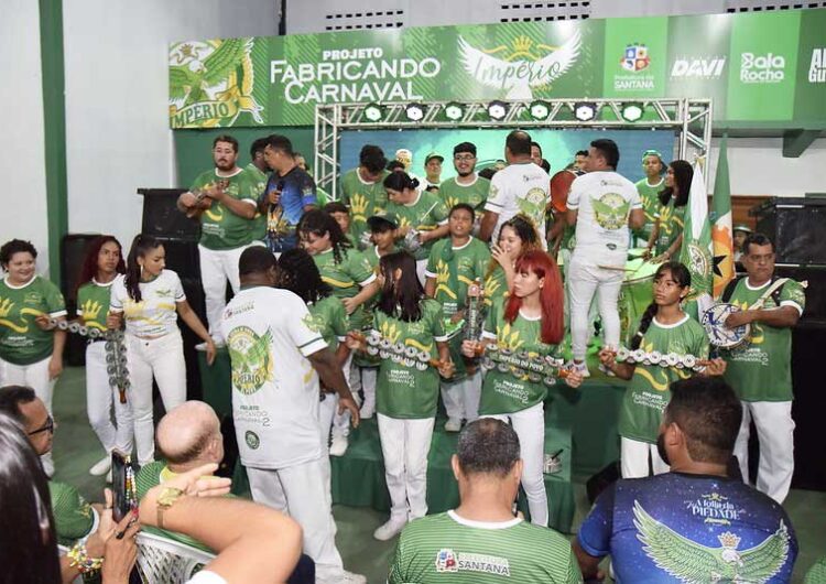 Escola de samba oferece R$ 20 mil por samba-enredo para 2025