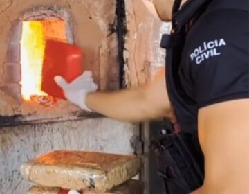 Polícia queima 280 kg de drogas