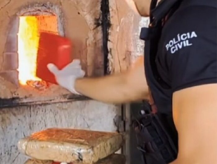 Polícia queima 280 kg de drogas