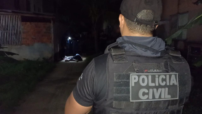 Homem é atraído para fora do apartamento e executado