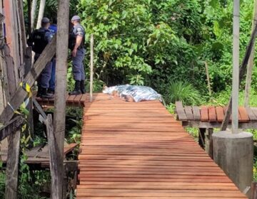 Jovem tenta correr, mas é baleado e não resiste