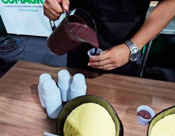 Açaí, farinha e poupas: Na Expofeira, estande exibe alimentos incorporados à merenda escolar