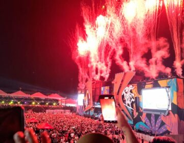 Queima de fogos, shows e muitos negócios: a 1ª noite da Expofeira