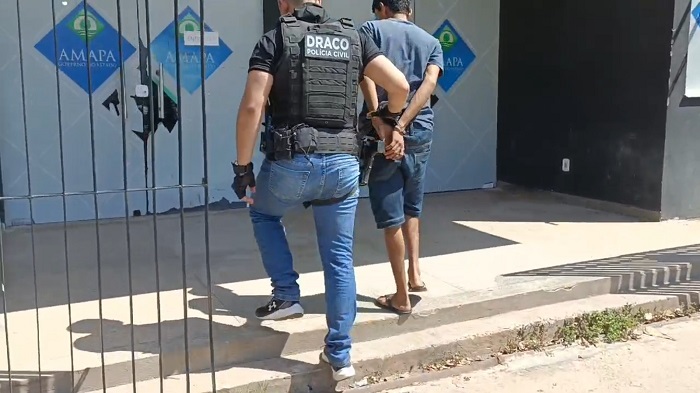 Para escapar de prisão, faccionado se esconde em banheiro, mas é achado