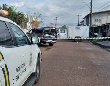 Filho morre em troca de tiros com a PM, enquanto mãe procurada por tráfico foge