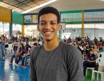 Jovem da periferia aprovado em medicina quer atender os pobres