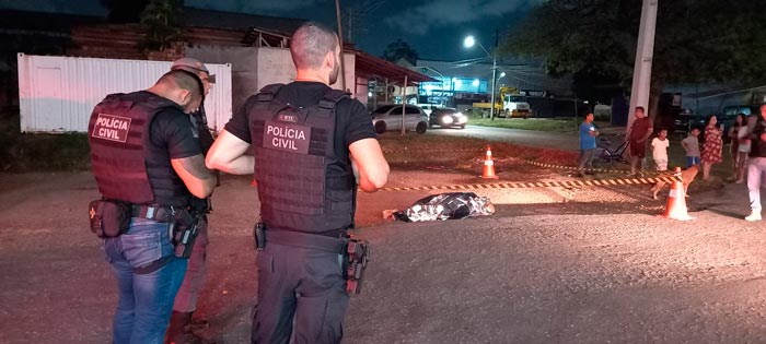 Polícia procura homicida que usou faca de serra em vítima