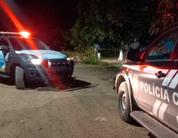 Investigado por 3 homicídios é flagrado com arma e drogas