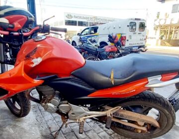 Dono de motocicleta diz ter dado R$ 2 mil para funcionário do Detran liberar veículo