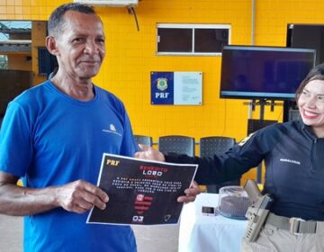 Serviços gerais da PRF ganha viagem para assistir jogo do Flamengo