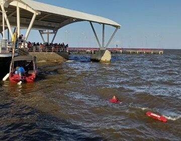 Embarcação que ia para Afuá colide com tronco de árvore e naufraga