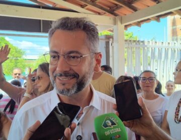 Clécio defende petróleo e se diz “indignado com o tempo que estamos perdendo”