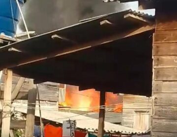 Incêndio destrói casas no Jari