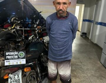 Foragido é pego com moto roubada e adulterada