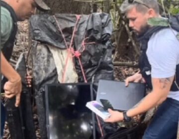 Casal enterrava dinheiro e escondia objetos furtados na mata