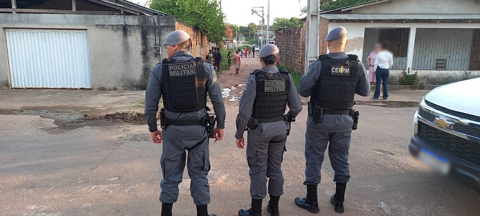 Polícia tenta encontrar atirador que invadiu casa para matar integrante de facção rival