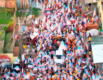 Prefeito que liberou servidores para caminhada de campanha é cassado