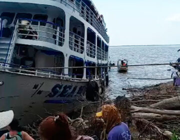 Para não afundar, barco de passageiros para em ilha deserta entre PA e AP