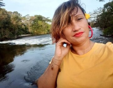 Mulher é encontrada morta e nua em ramal; suspeita é de espancamento e abuso